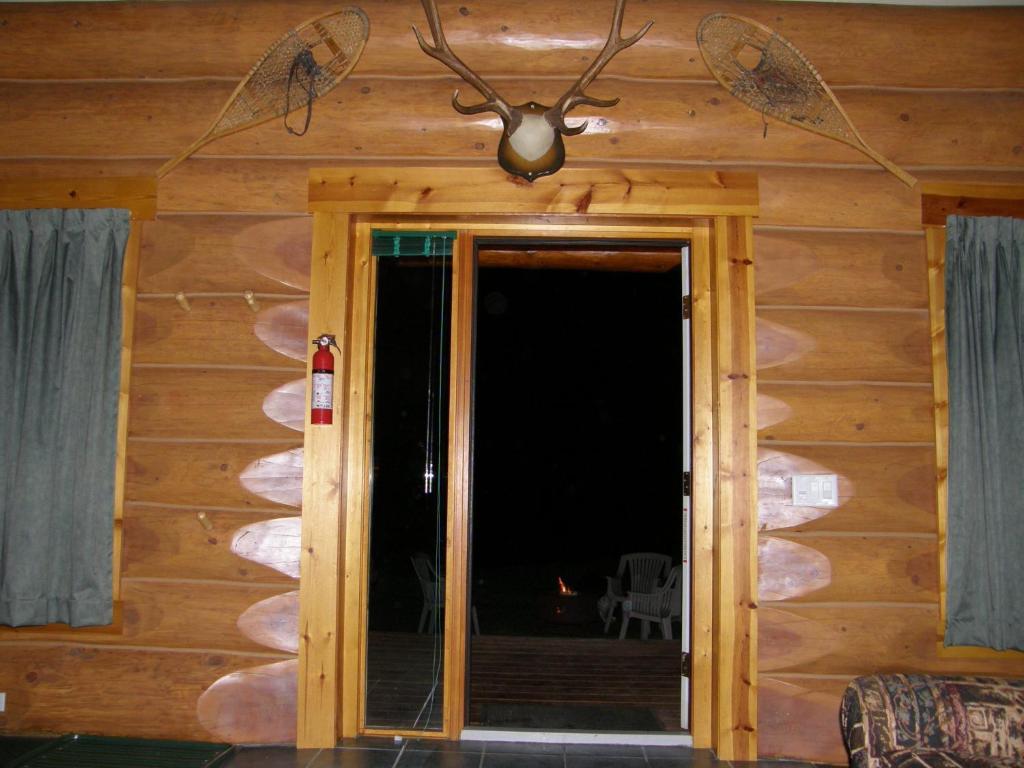 Yoho Chalets Villa Golden Cameră foto
