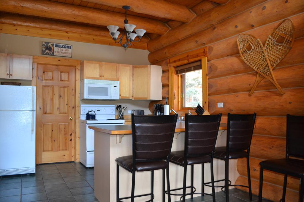 Yoho Chalets Villa Golden Exterior foto