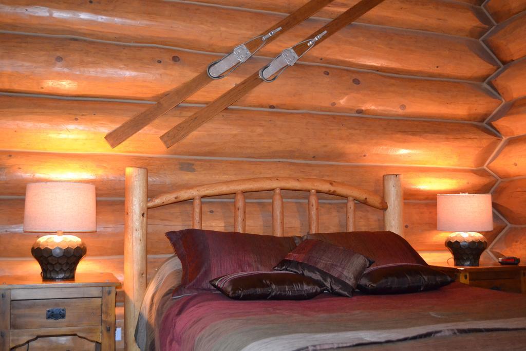 Yoho Chalets Villa Golden Exterior foto